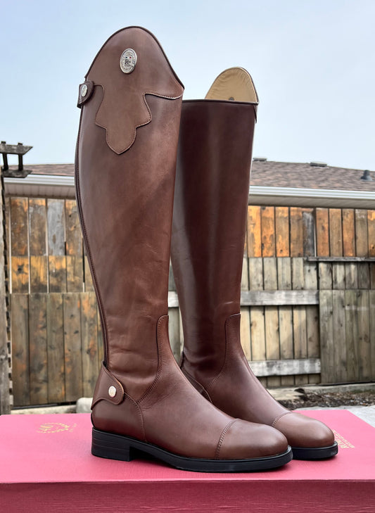 The "Nikala" Boot